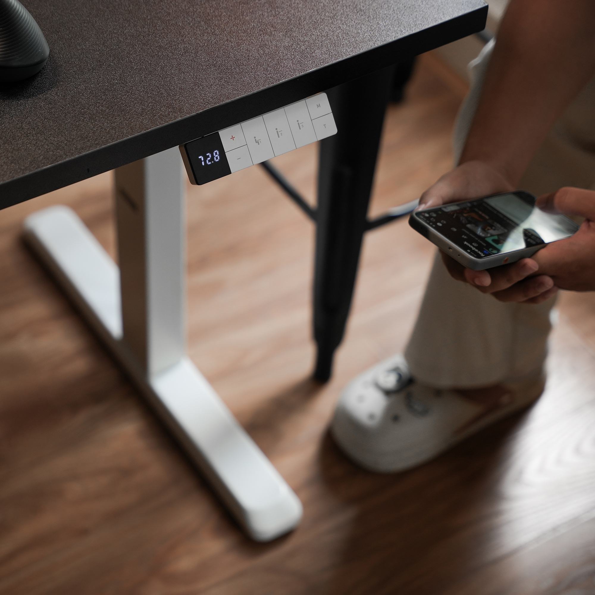 Bàn nâng hạ HyperWork Apex - DP02