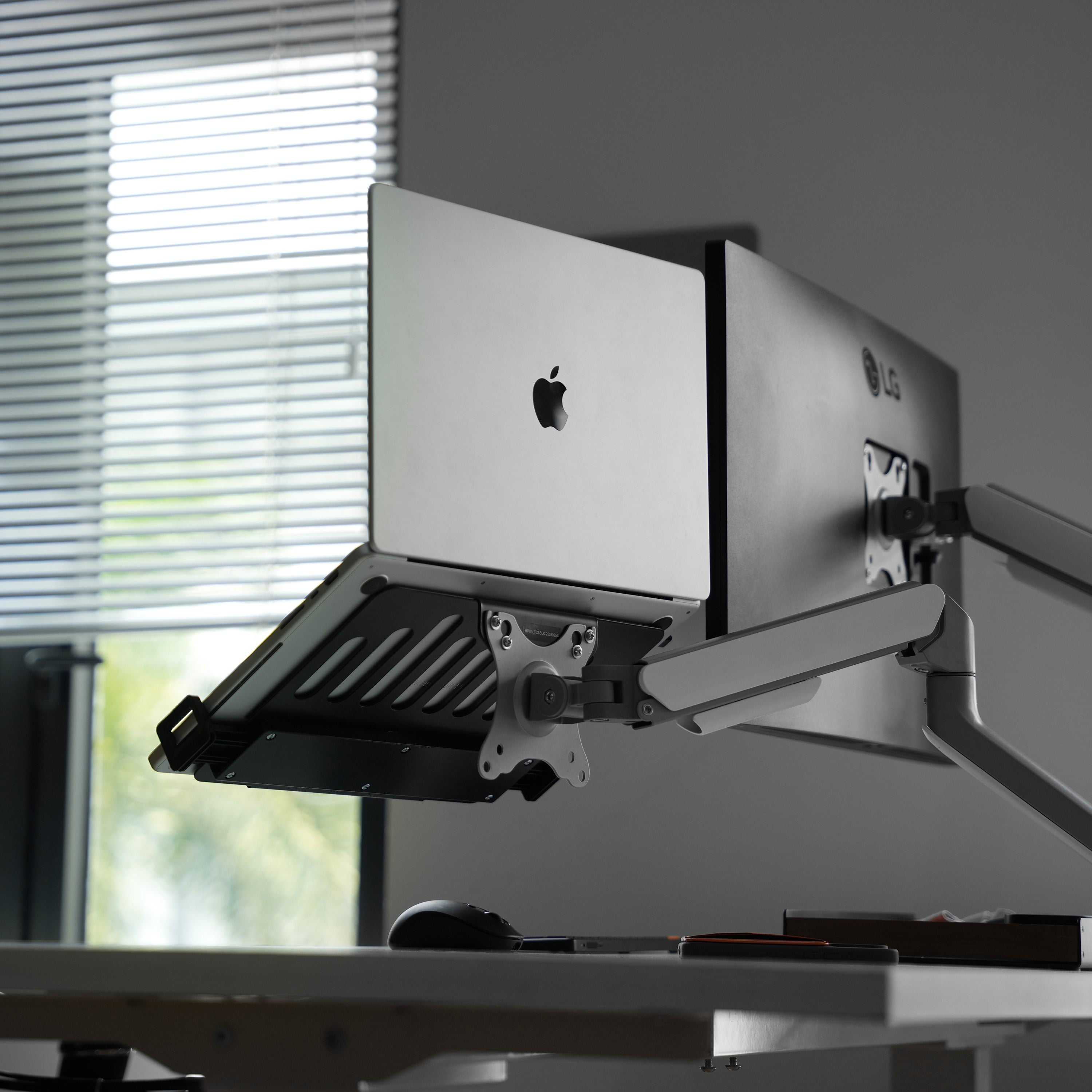 Giá treo laptop HyperWork - LT03